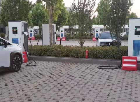 城市充電樁，助力電動車普及