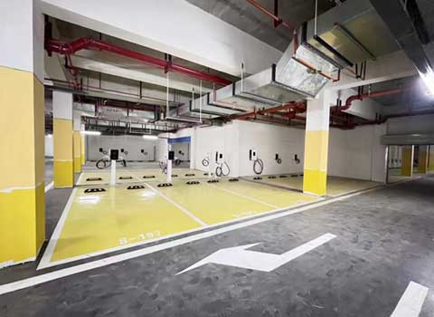 云南萬達(dá)廣場7Kw交流充電樁和30kw壁
